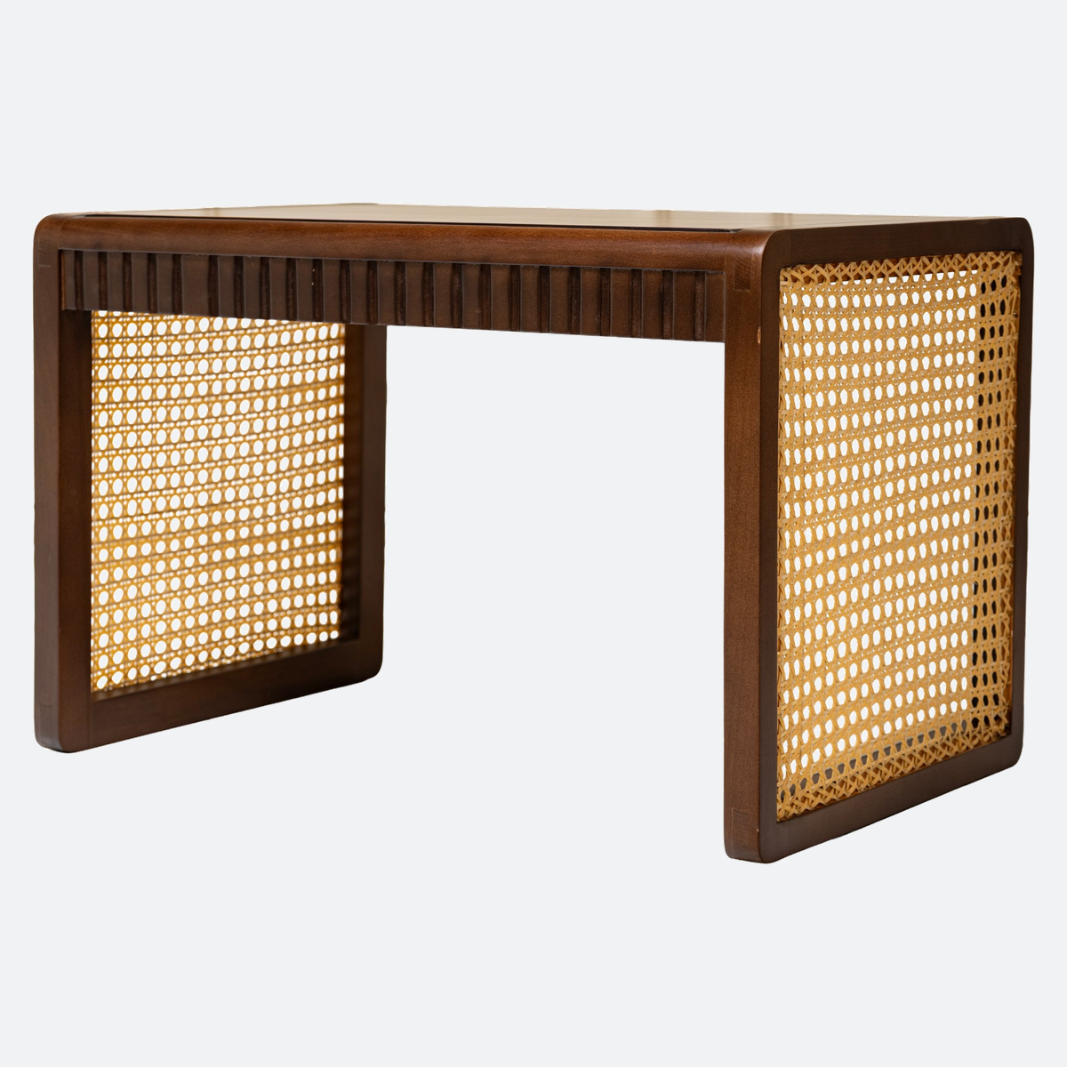 Arlo Table