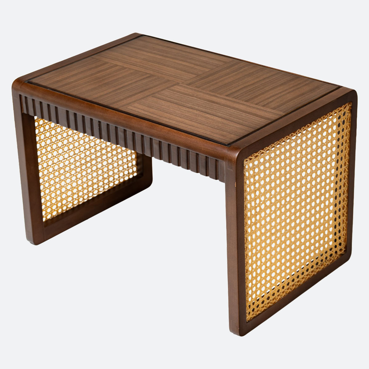 Arlo Table