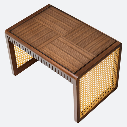 Arlo Table