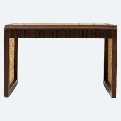 Arlo Table